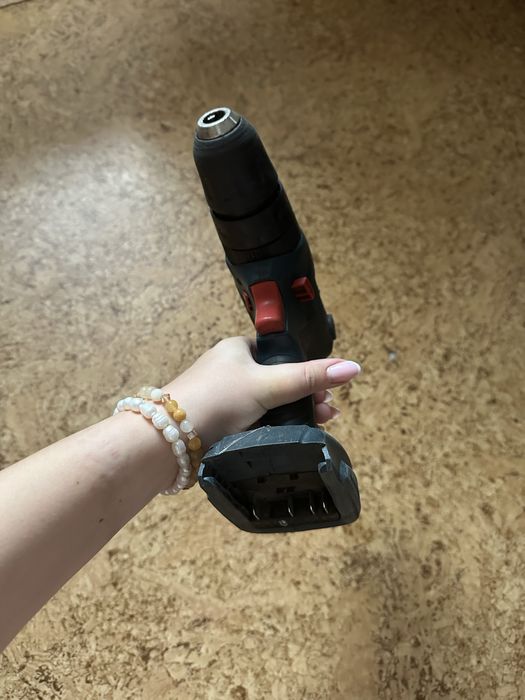 Шуруповерт ударний bosch