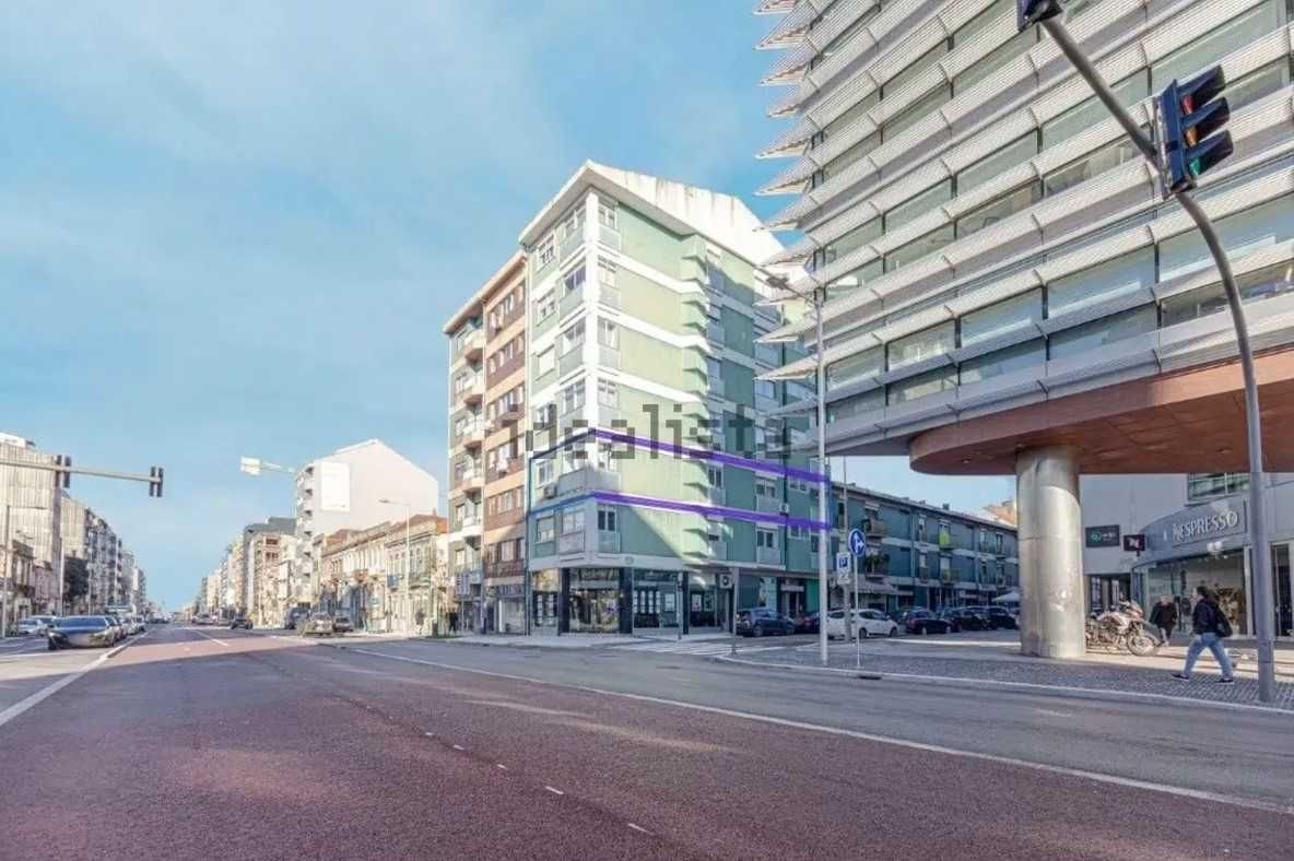 Apartamento T3 localizado na Avenida da Boavista junto Casa da Música