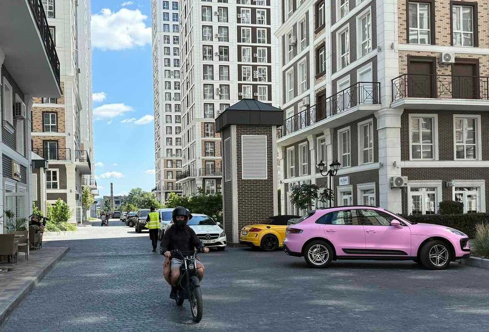 Кутовий Cупер-фасад на площу, 50 кв.м, ЖК Нова Англія, Максимовича