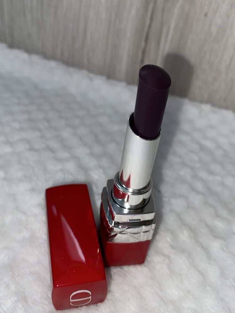 Szminka Dior Ultra 889