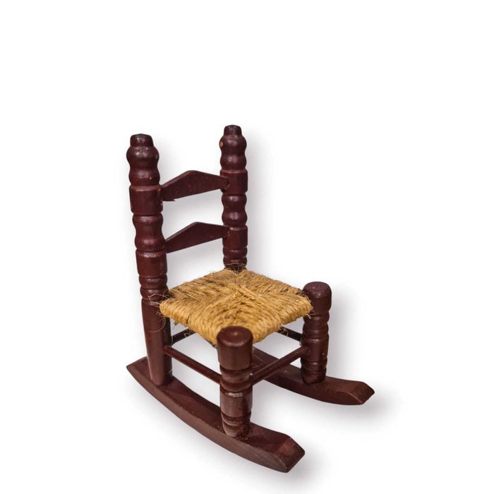 Cadeira Baloiço Miniatura Madeira Assento Entrançado – 11,5 cm