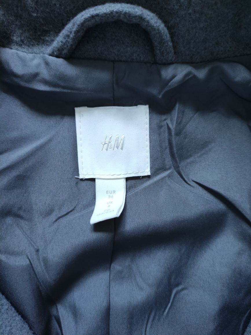 Krótka kurtka płaszczyk H&M
Polieste