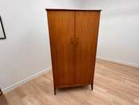 Guarda-roupa de Alfred Cox, 1960