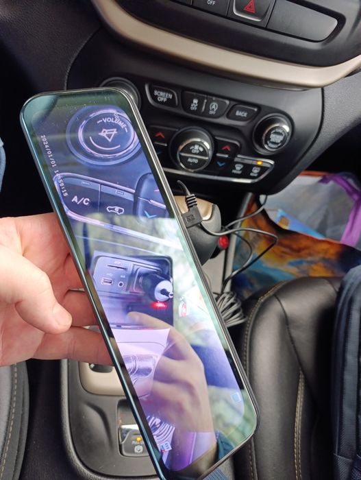 Продам видео регистратор зеркало 11 дюймов , 4к изображение, полный