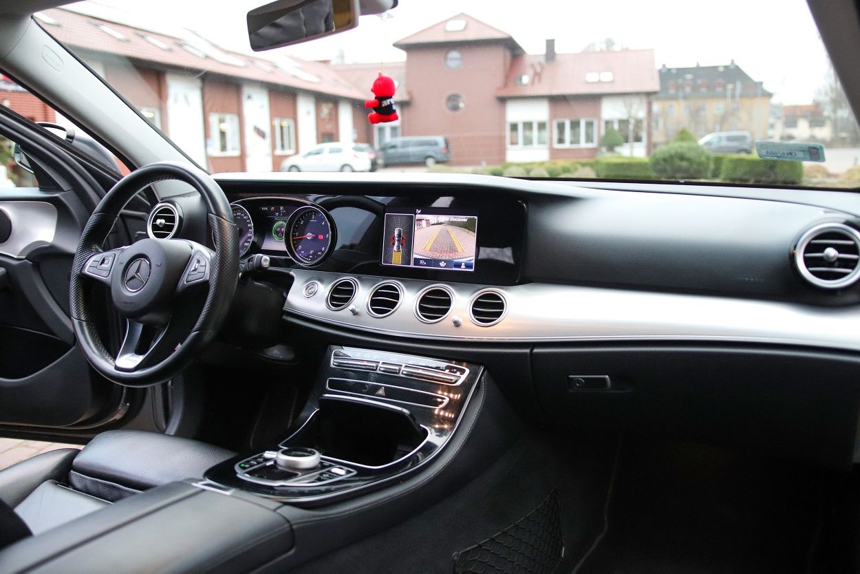 Mercedes-Benz E200d 157tys km bez wkładu ASYSTENCI bezwypadkowy