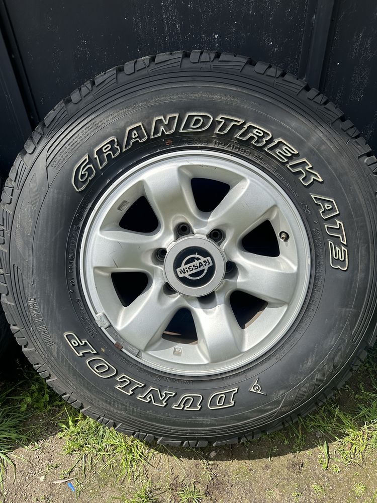 Vendo jantes e pneus 265/75 r16