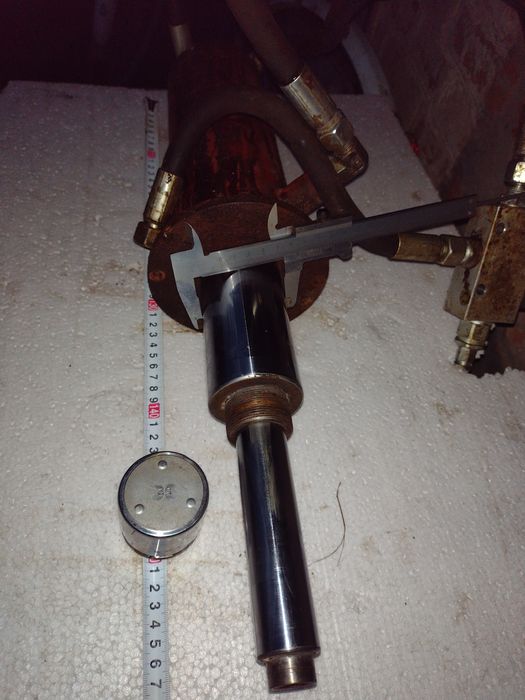 Продам гідроциліндр до преса.