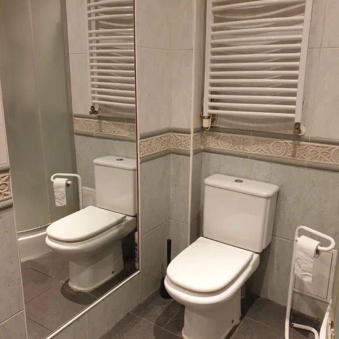 Duży pokój w trzypokojowym mieszkaniu