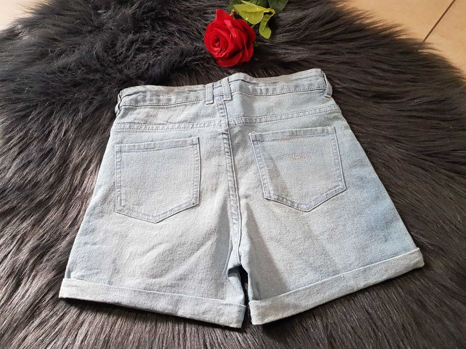 GUESS  dziewczęce oryginalne spodenki r. 12lat nowe