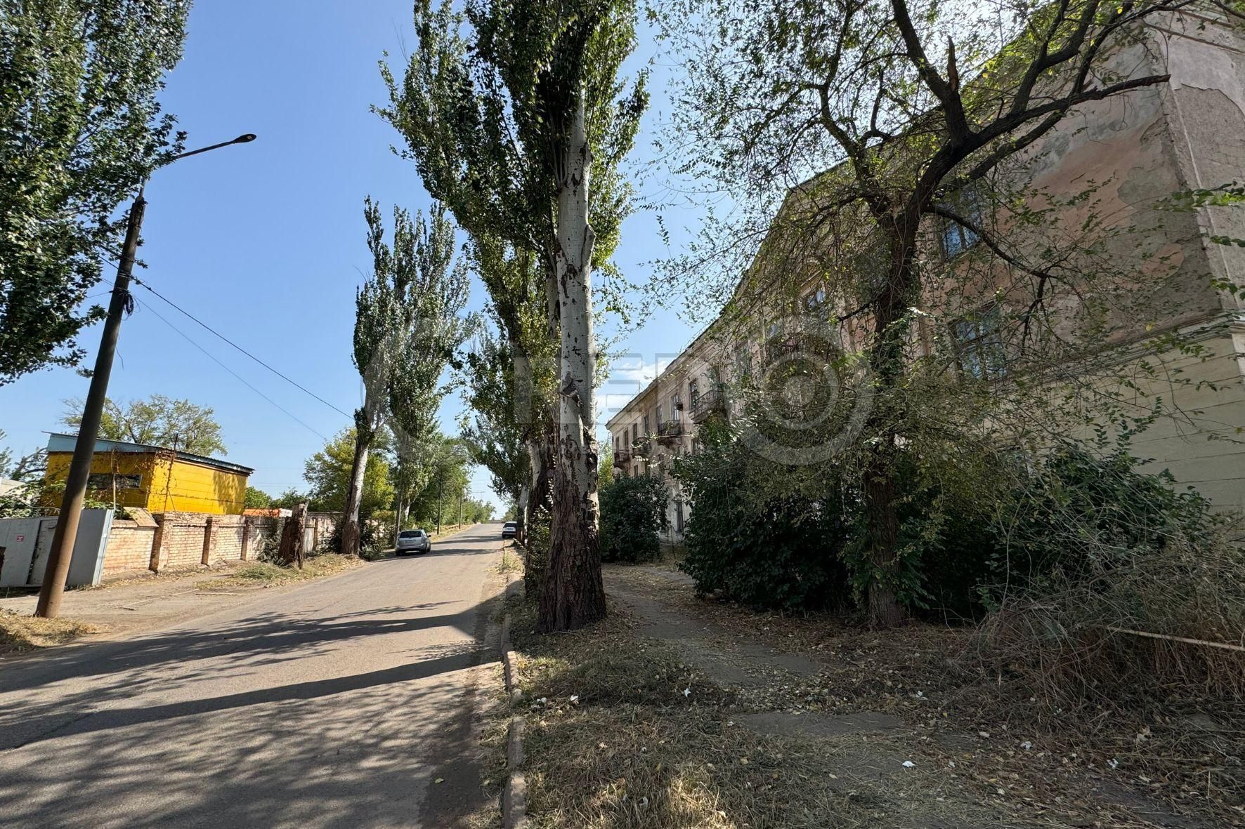 Продаж окремої 3-х поверхової будівлі, р-н Фрунзе