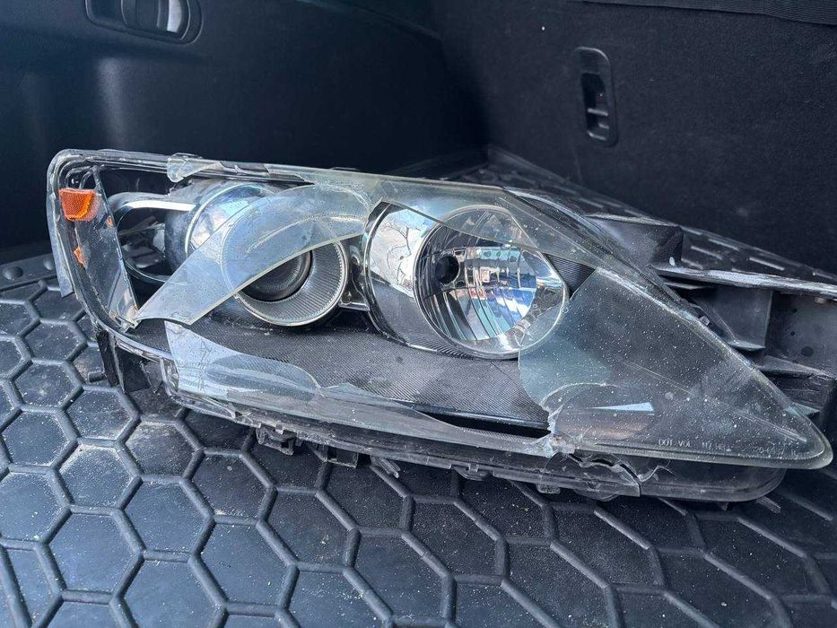 Фари передні, права ліва пошкоджені   Mazda CX-7 2010