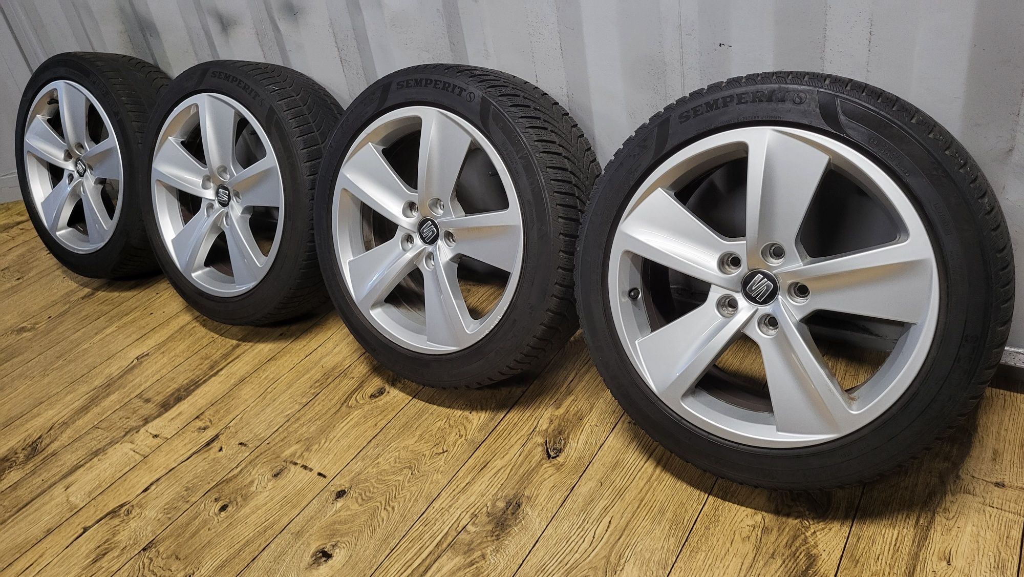 Alufelgi Seat 17" 5x112 z oponami 225/45 R17 Leon Exeo Altea Vw