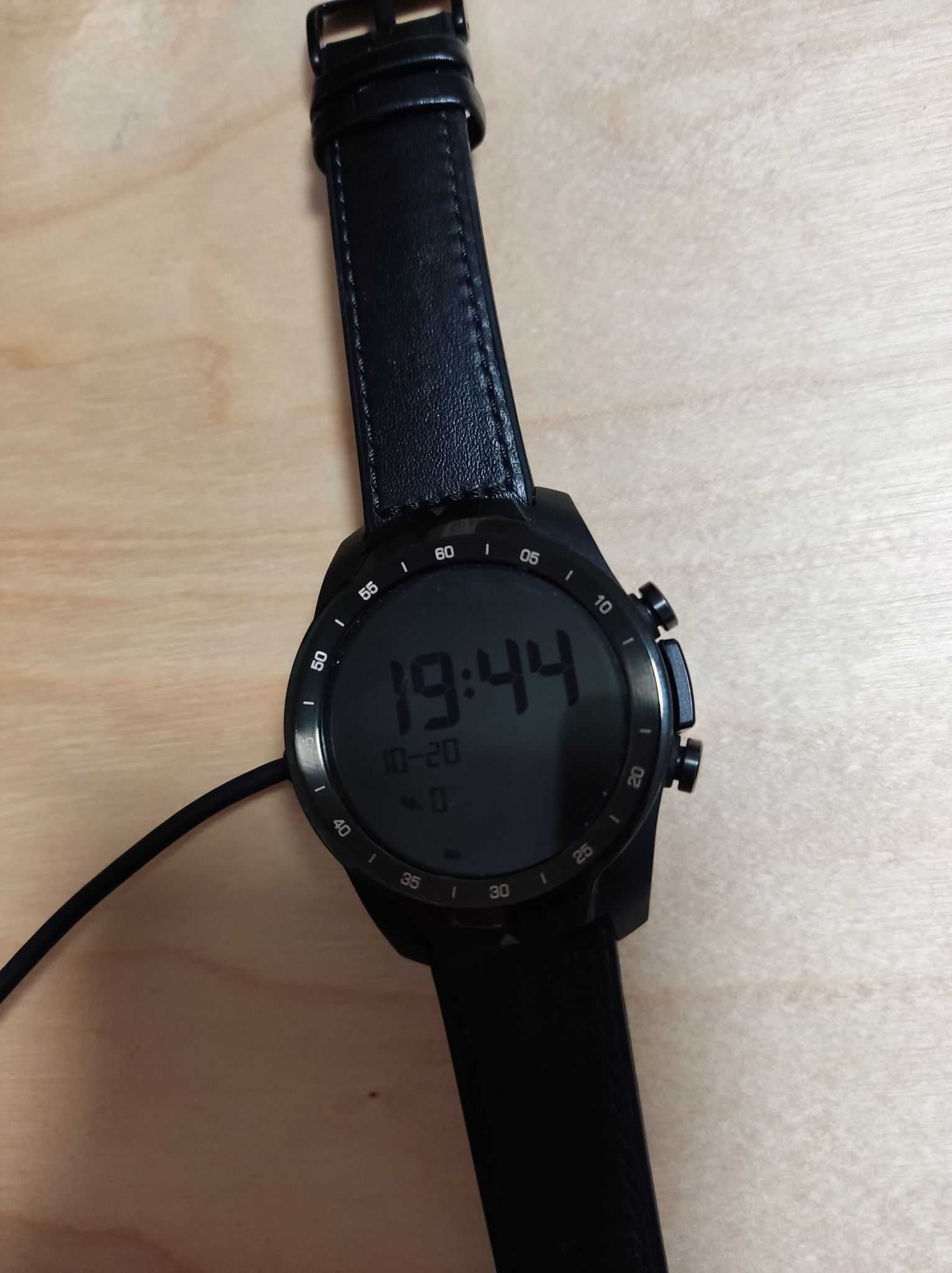 smartwatch TicWatch Pro S