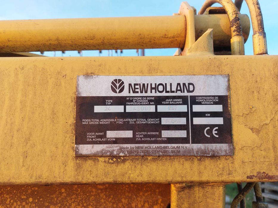 Heder new holland  7.30 metra od tx 68