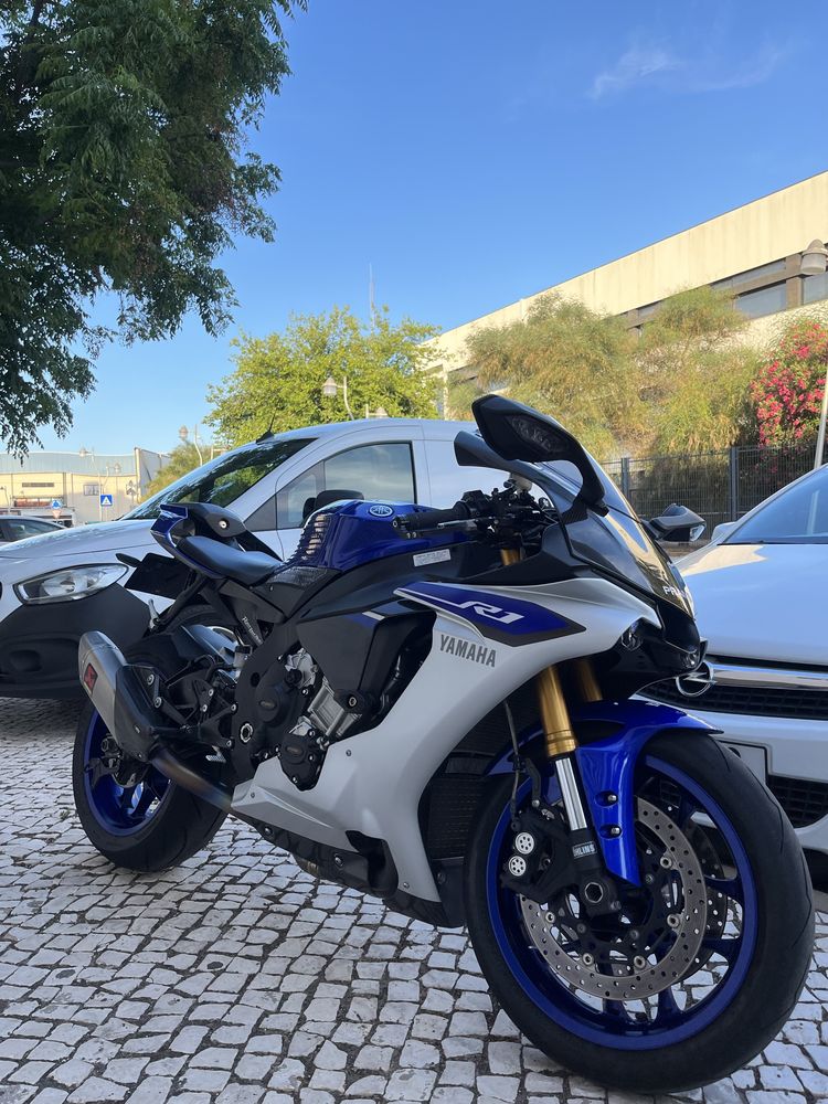 Yamaha r1 2016.