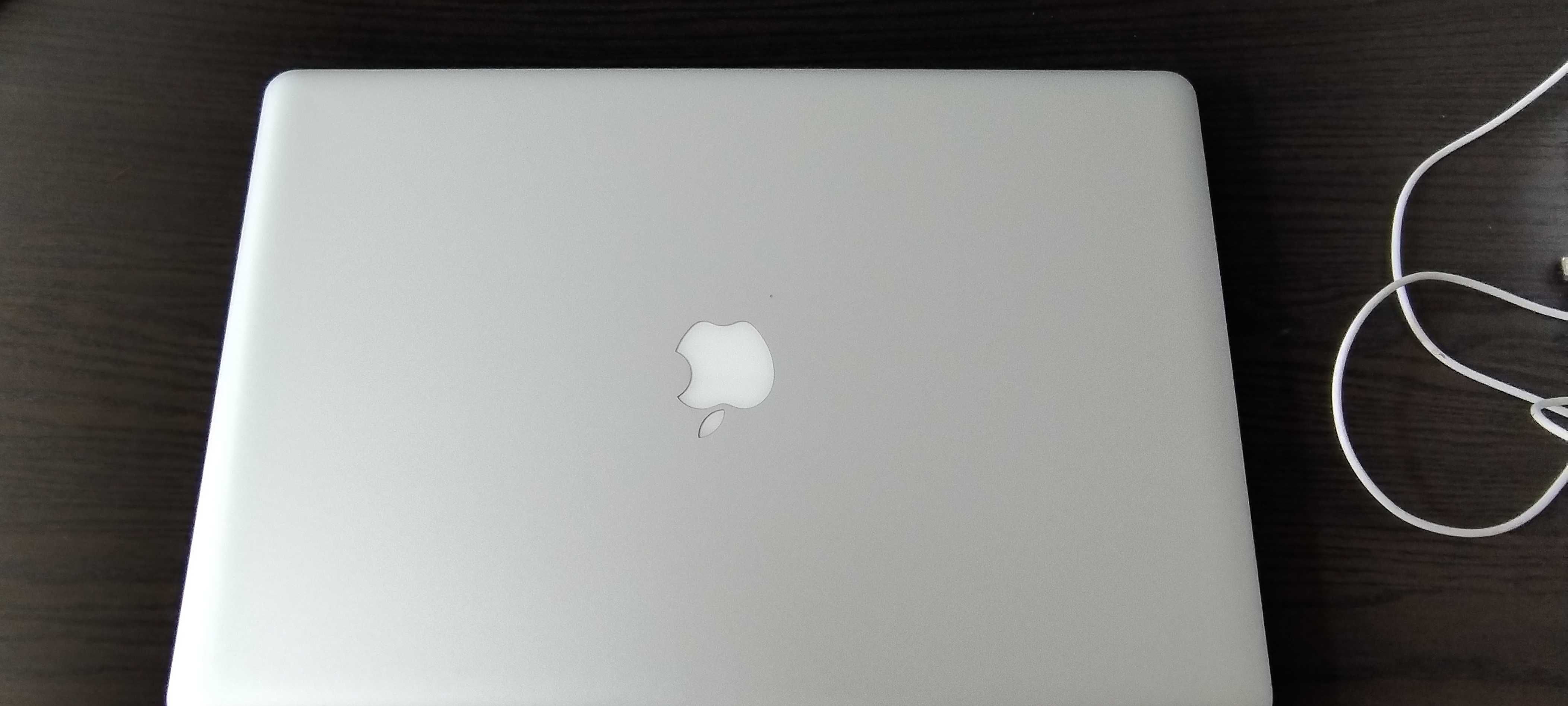 MacBook pro 17 cali (połowa 2009)