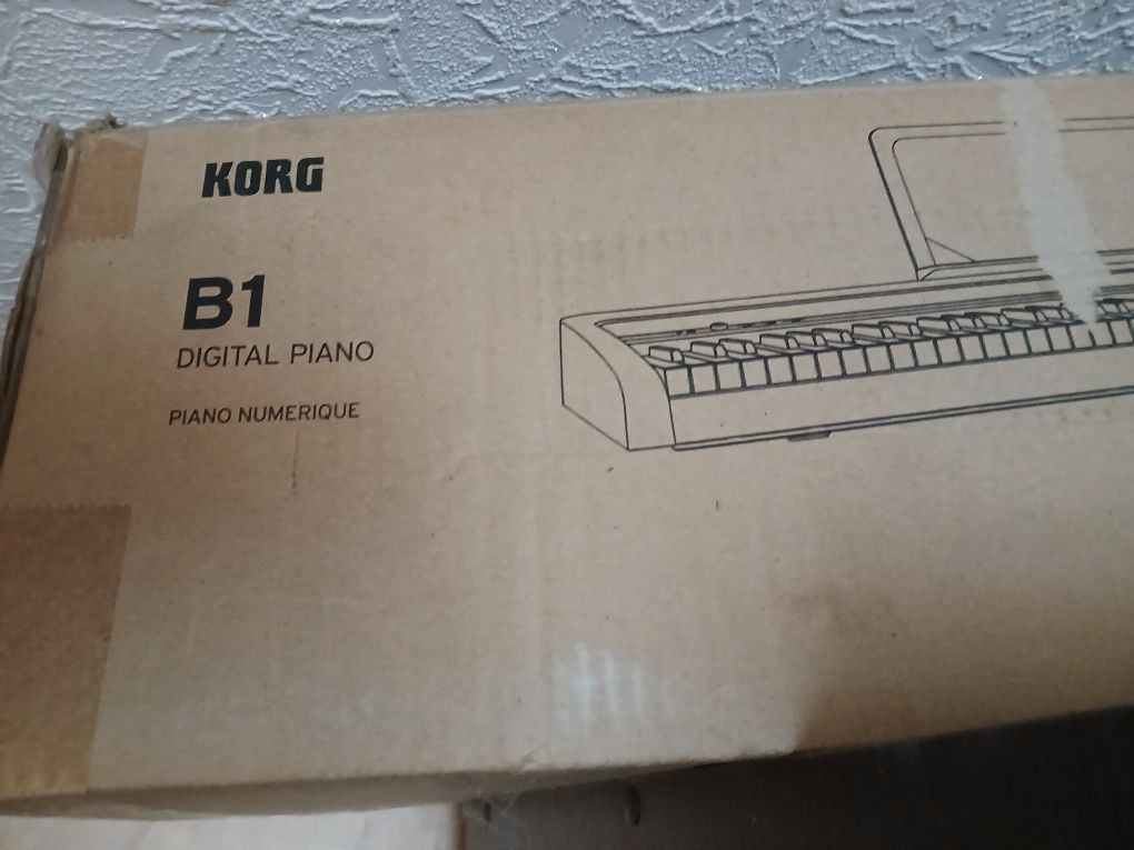 DIG Піаніно KORG B1