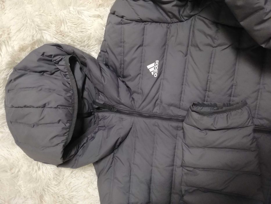 kurtka puchowa Adidas L 40 szara kurtka Adidas L model CY8738
