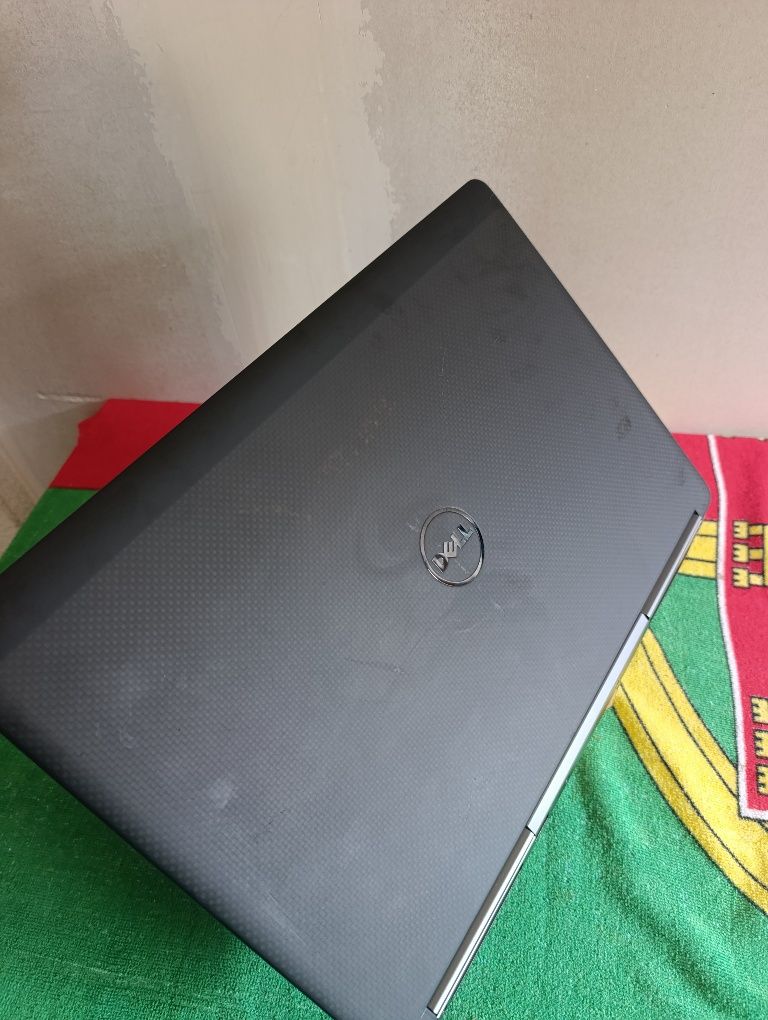 Dell Precision 7510 (i7 6th - 16GB RAM - 1TB SSD - Nvidia M2000M 4GB)