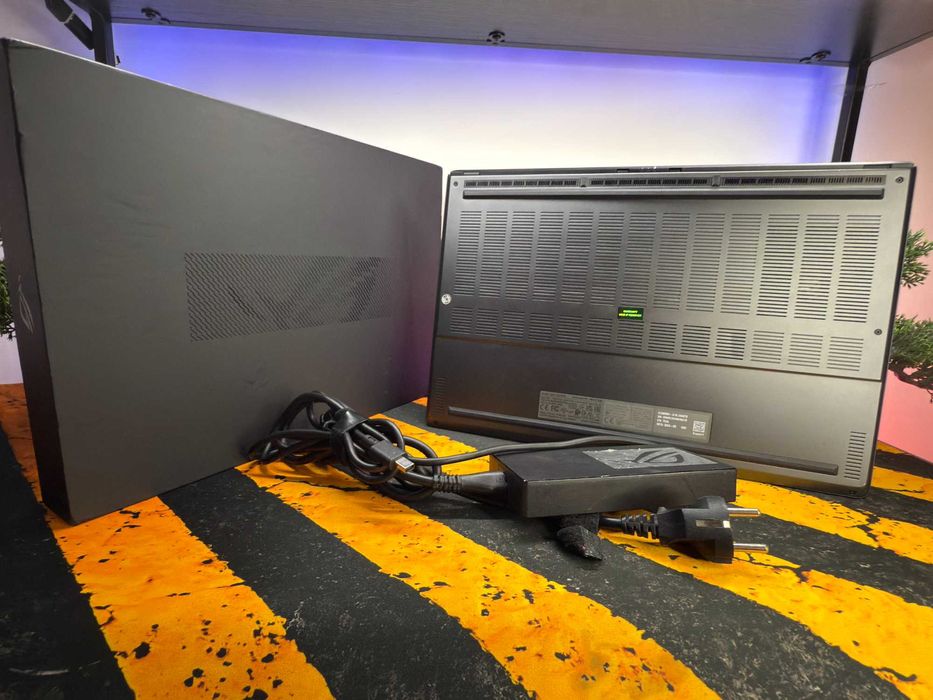 Asus rog zephyrus, ultra 9, rtx4070, OLED 240hz