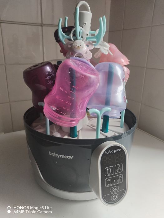 Esterilizador biberões e chuchas Babymoov