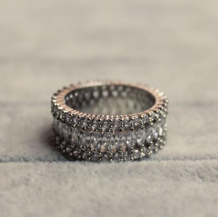 Шикарное кольцо 15, 16, 17 размер дорожка фианитов белые, розовые