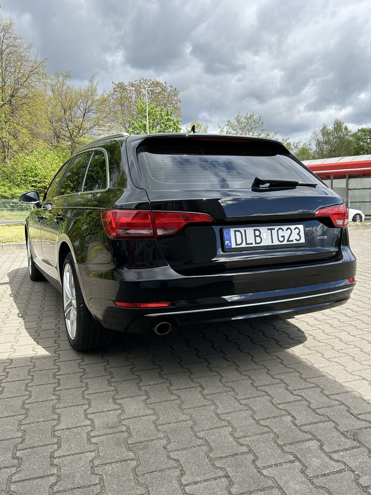 Audi A4 B9 kombi 2017 rok Przebieg 196000km