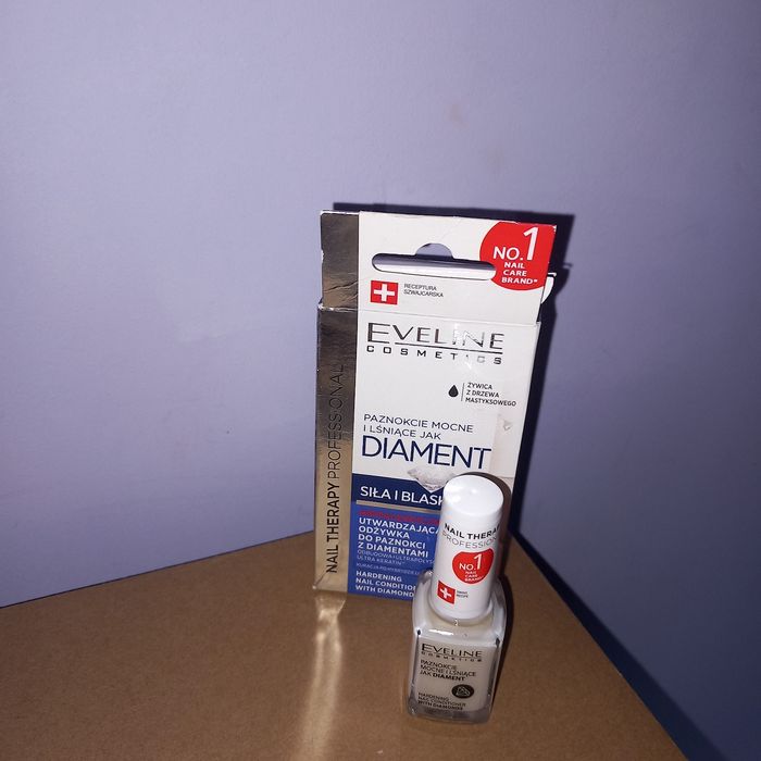 Utwardzająca odżywka do paznokci z diamentami