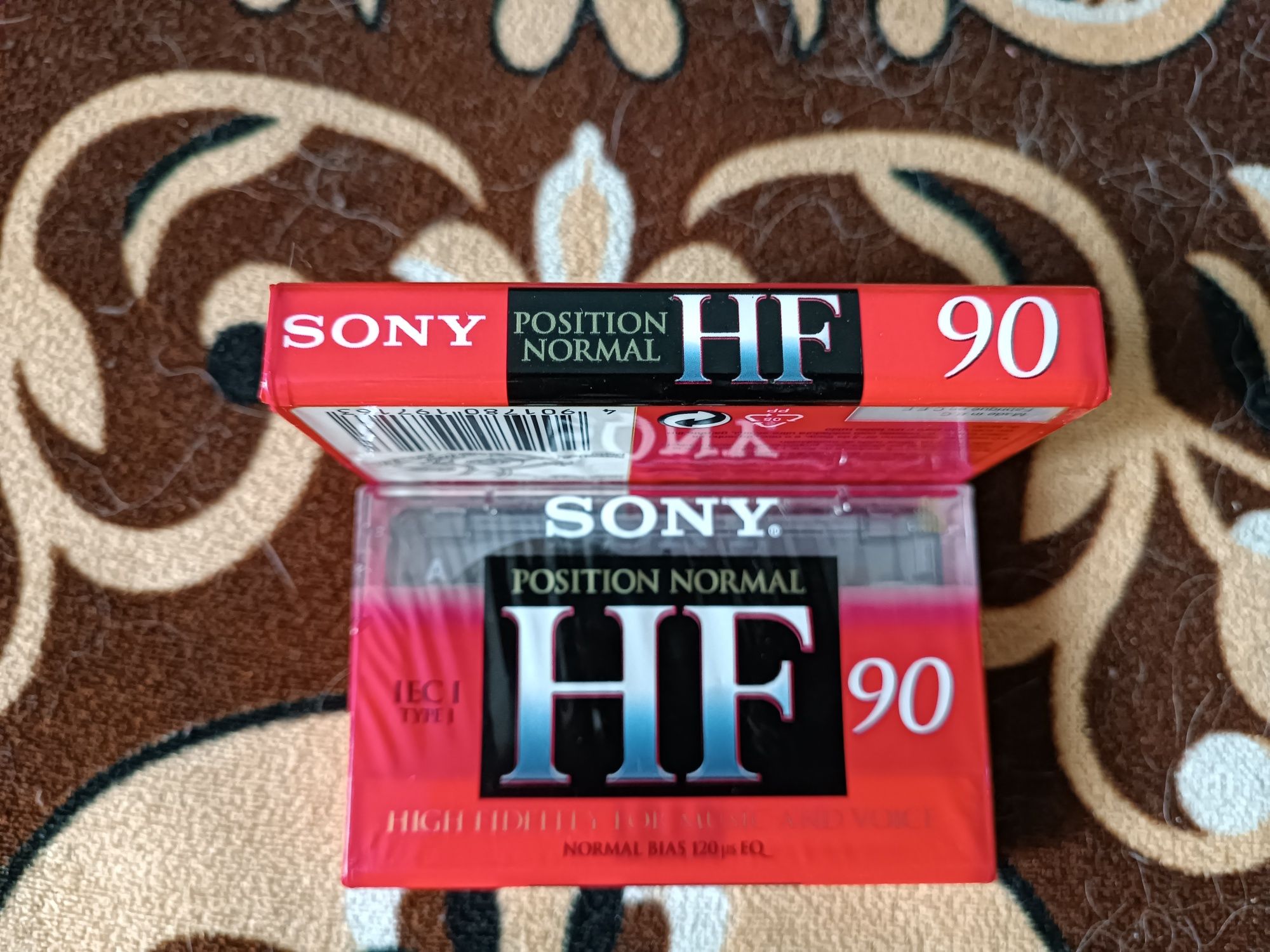 Аудиокассеты. Sony HF 90.