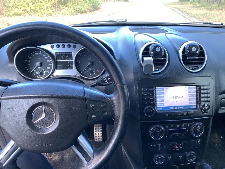 Sprzedam lub zamienie na busa Mercedesa ML V8 420 CDI 2007r czarny.