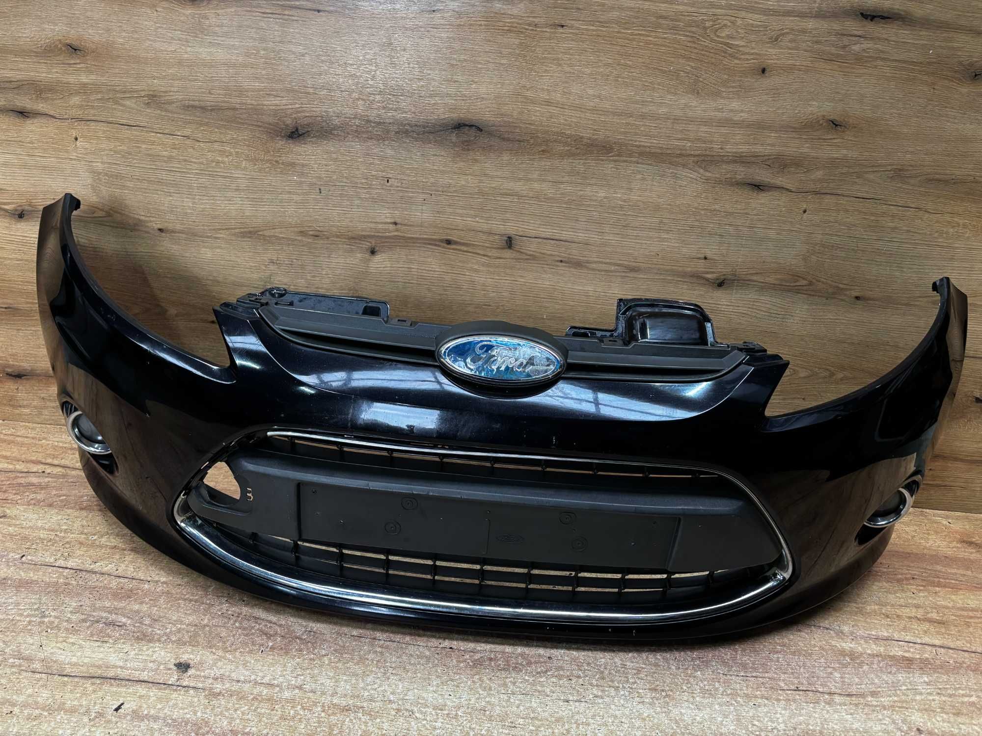 Zderzak przedni Ford Fiesta Mk7 kolor d9