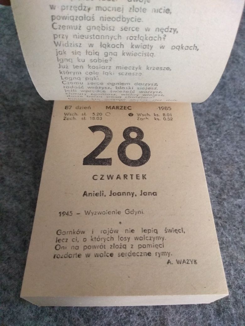 Kalendarz zdzierak Książka I Wiedzą 1985 stan igła