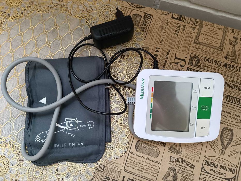 Тонометр Medisana, куплений в Німечині. НЕробочий. Шланг, жгут - ідеал