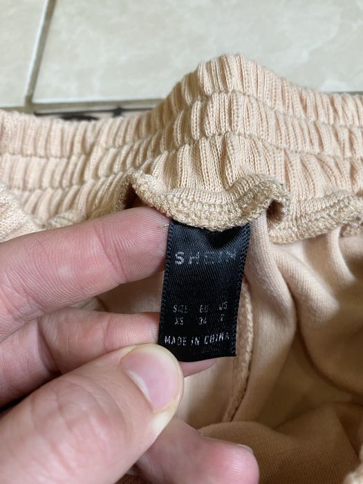 Жіночий спортивний костюм