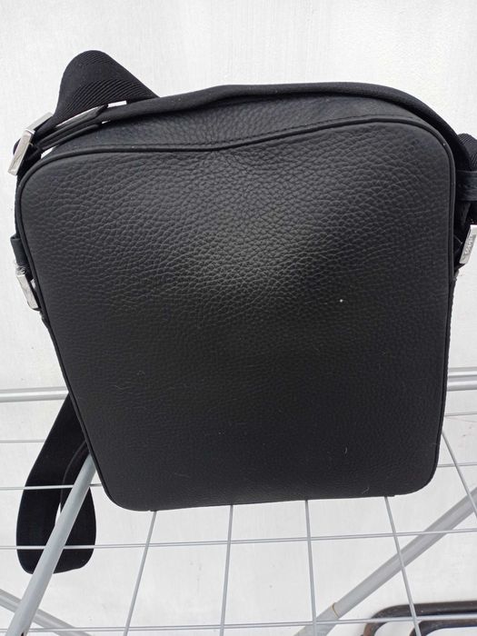 Hugo Boss skórzana torba na ramię