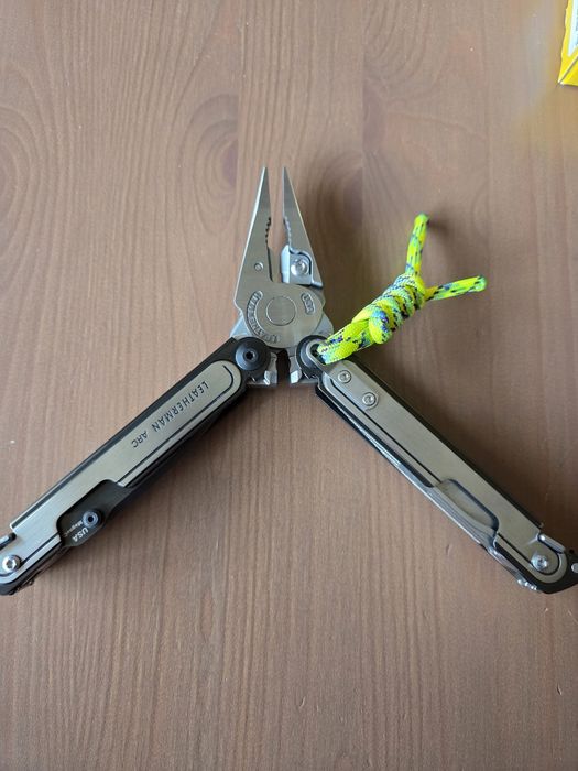Multitool Leatherman Arc