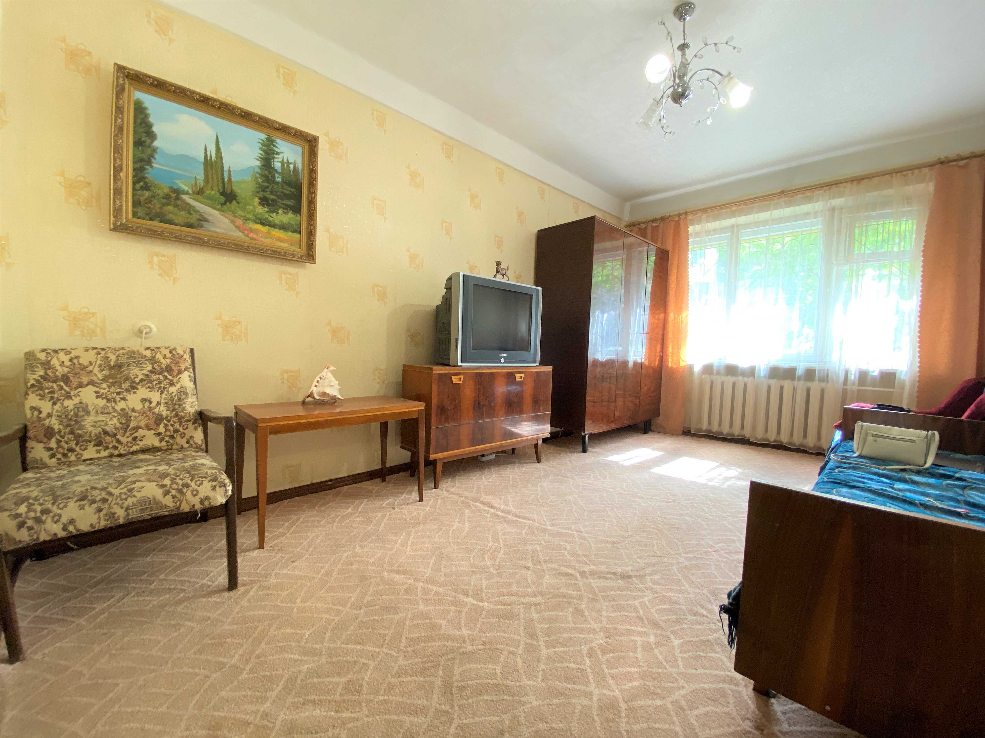 метро Берестейська 10 хв, продаж 2-кімнатної квартири, вигідна ціна!