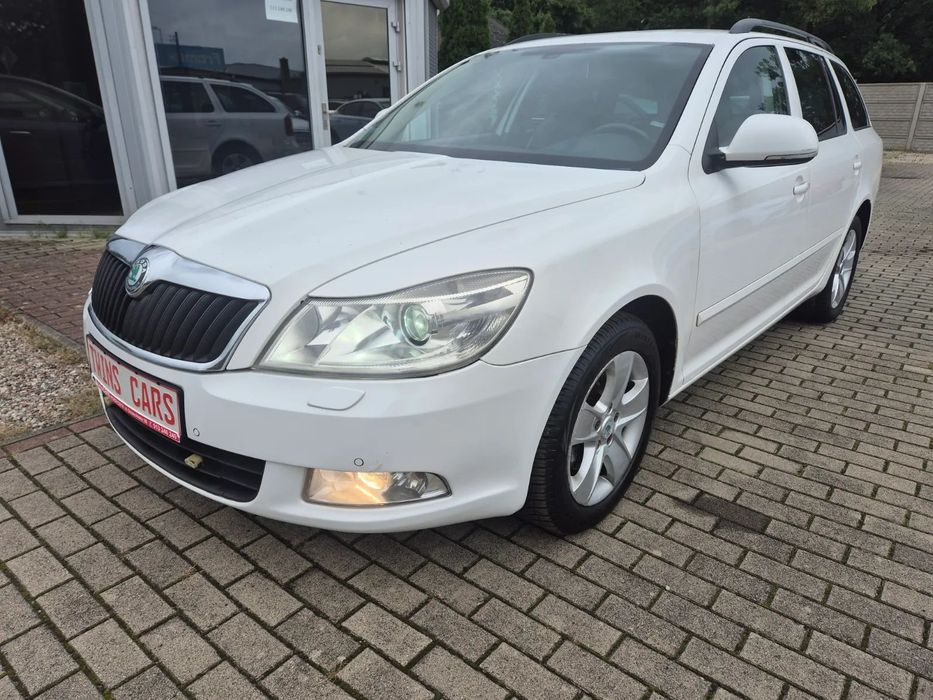 Skoda Octavia Salon PL * Xenon * Półskóra * PDC * Zarejestrowany