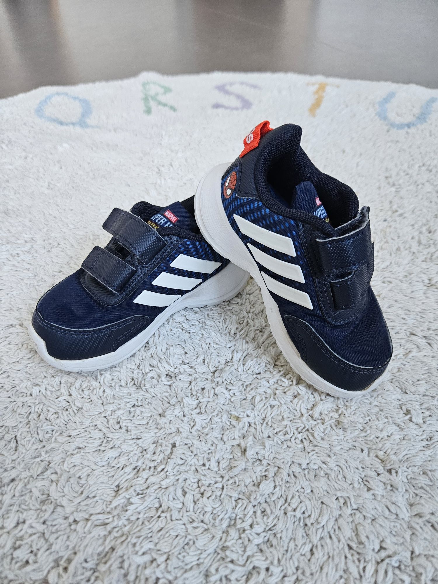 Кросівки adidas marvel - р.20, устілка 14см