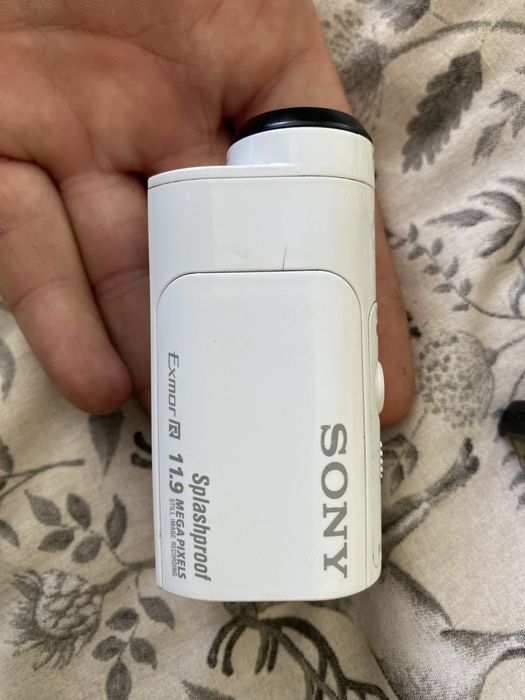 Продам Екшен камеру SONY HDR-AZ1