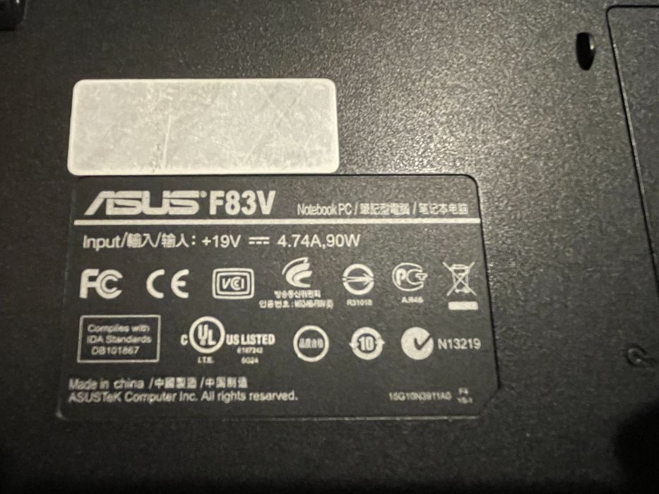 Ноутбук Asus f83v повністю робочий