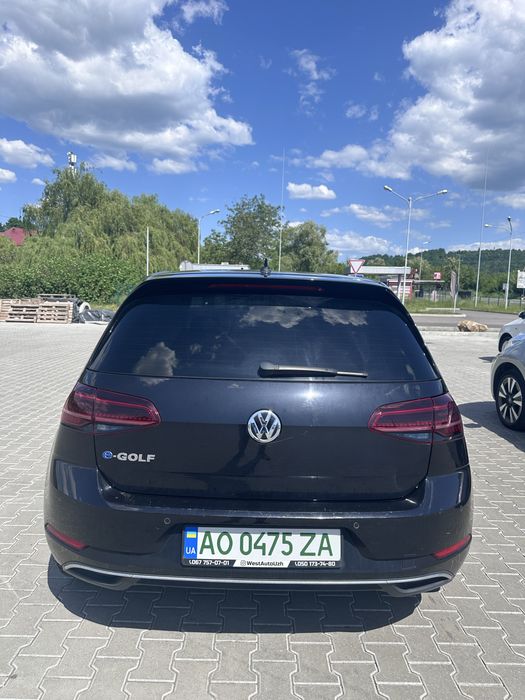 Оренда E-golf подобово або під таксі