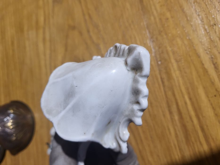 Stary porcelanowy krzyż kropielnica z porcelany