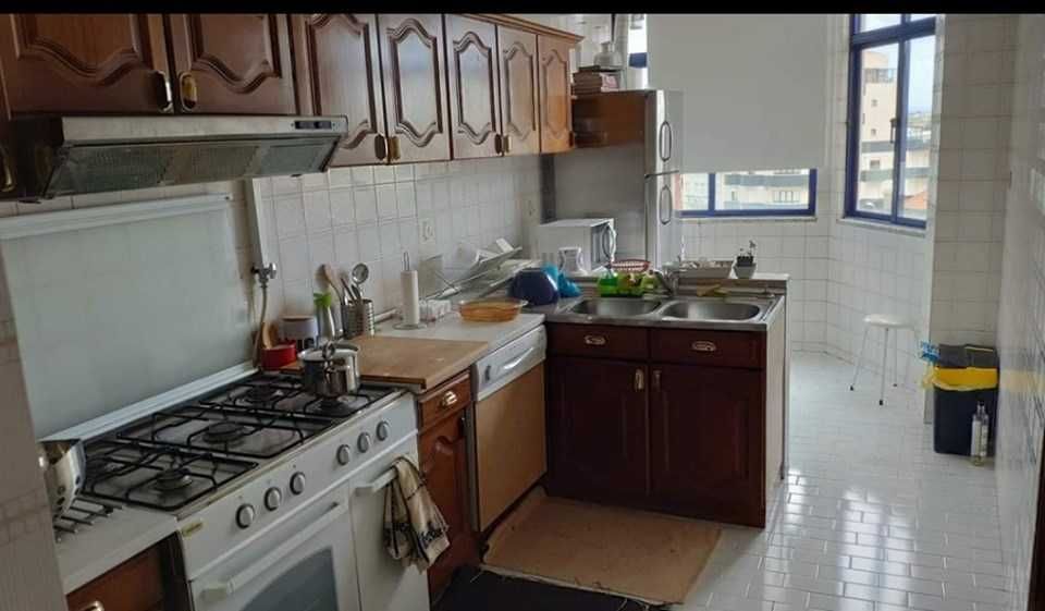 Arrenda-se quarto em T3 no centro de Aveiro