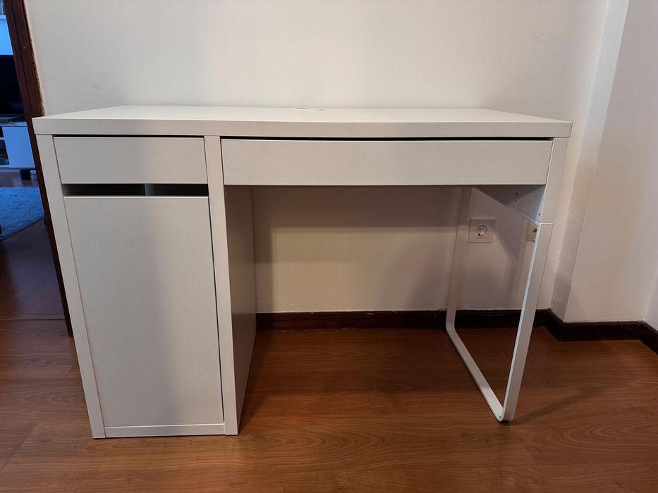 Secretária branca IKEA 105x50