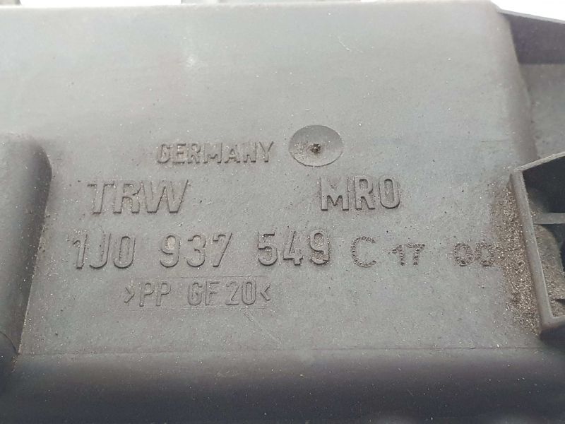 Caixa fusíveis / SAM / BSI VOLKSWAGEN Golf IV (1J1)