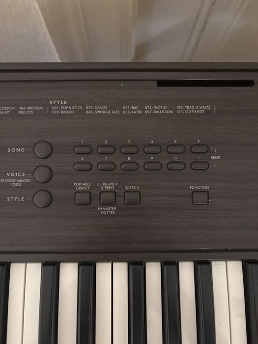 Teclado Yamaha psr360