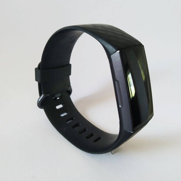 Фитнес браслет Fitbit Charge 3