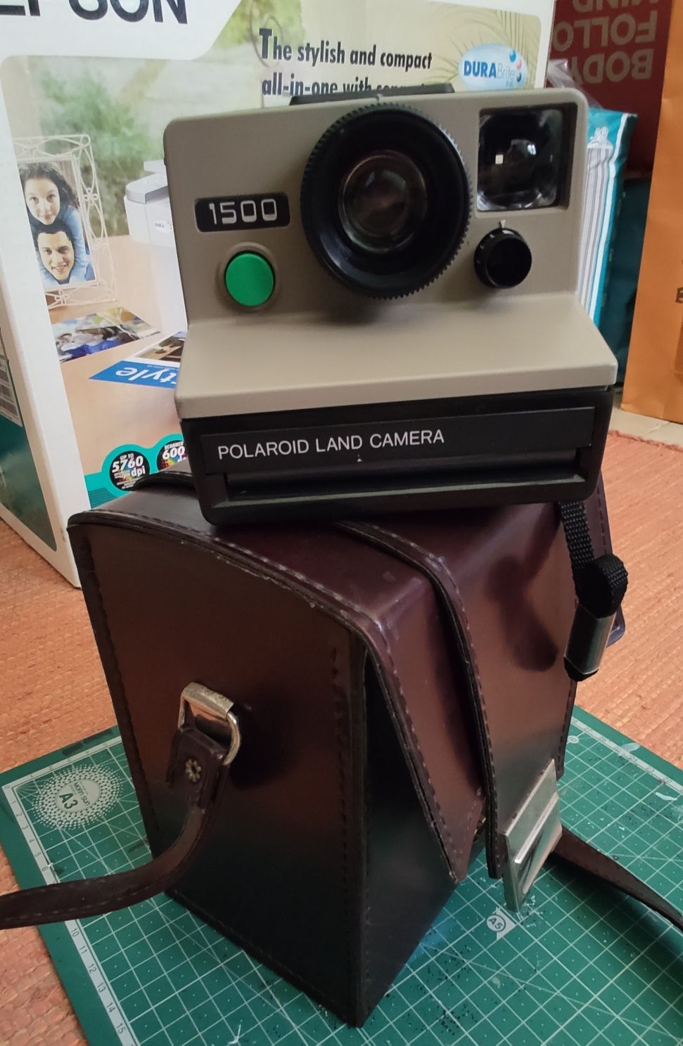 Polaroid 1500 Land Camera