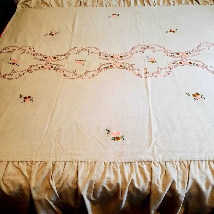 Colcha de linho vintage com bordado